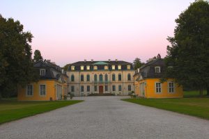 Eingang zum Schloss Wilhelmsthal